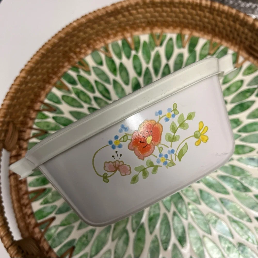 VTG CorningWare‎ White Casserole Dish with Floral Design